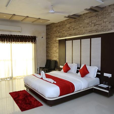 Hotel Rudra Plaza Dwārka Bagian luar foto
