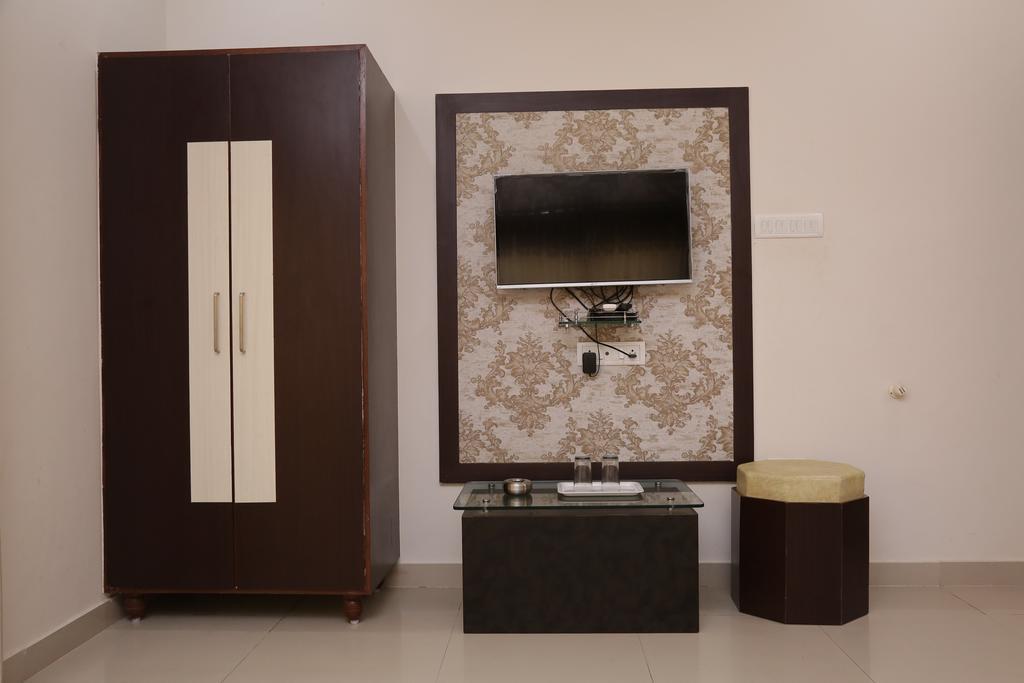 Hotel Rudra Plaza Dwārka Bagian luar foto