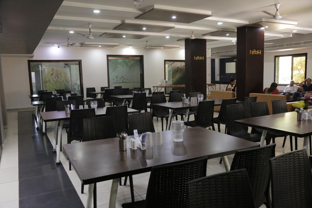 Hotel Rudra Plaza Dwārka Bagian luar foto