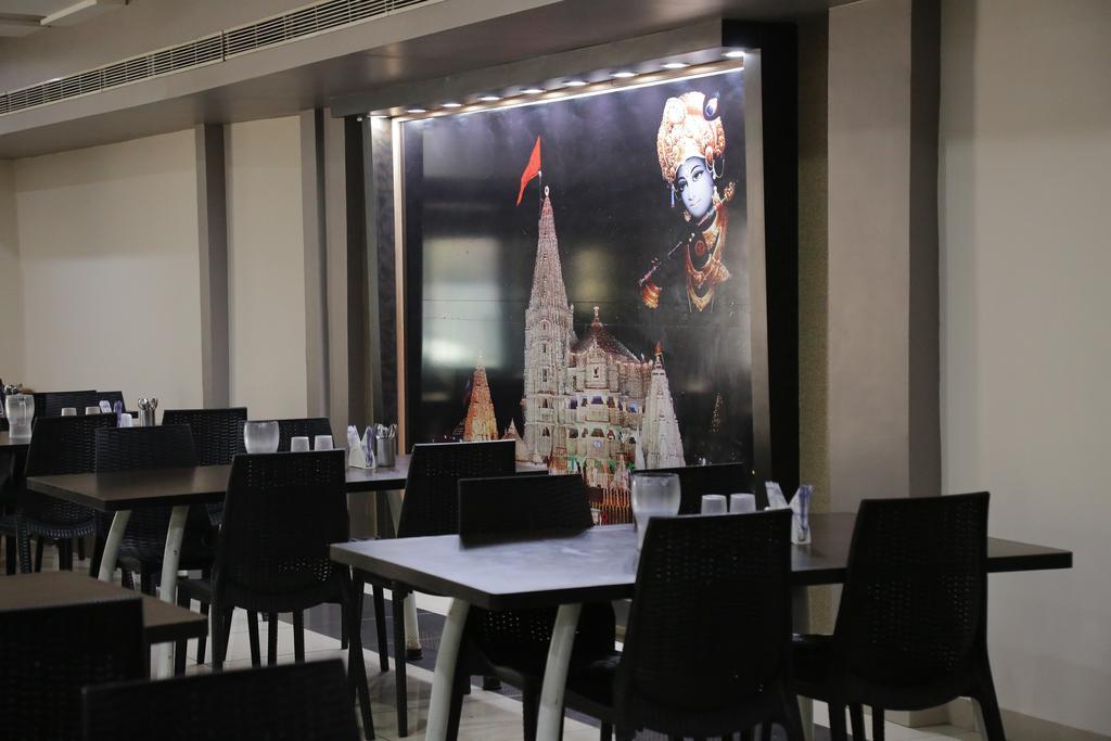 Hotel Rudra Plaza Dwārka Bagian luar foto