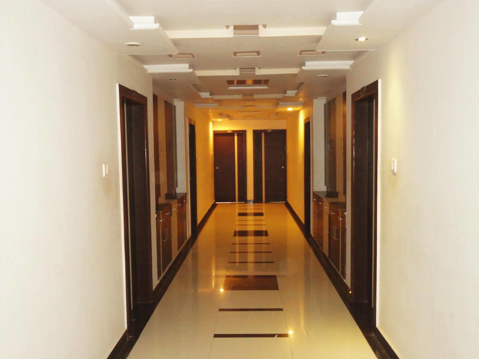 Hotel Rudra Plaza Dwārka Bagian luar foto